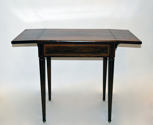 Lot 123: Elegant, early 19th cent Charles X rosewood, single drawer drop leaves desk table. H73xW99,5xD50cm (open)