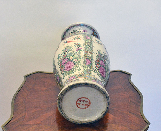 Lot 179_1: Turn cent Chinese pink family porcelaine vase with floral decor. H36cm.