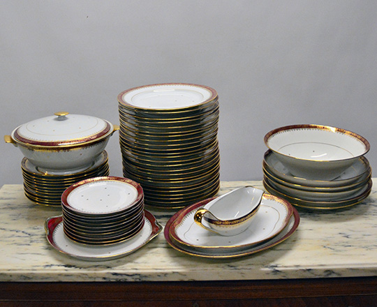Lot 202: Limoges tea / coffee and dinner service