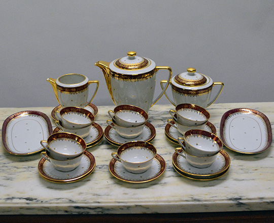Lot 202_1: Limoges tea / coffee and dinner service