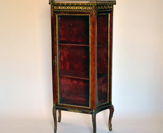 Lot 244: 19th cent L.XV / L.XVI Transition three sided glass marble top vitrine with brass gallery. H138 x W70xD30cm.
