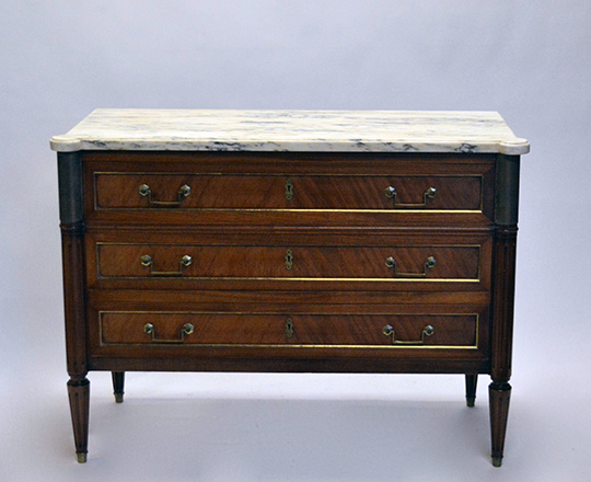 Lot 368_1: Louis XVI style three drawer, marble top mahogany commode. H86xW118xD48cm.