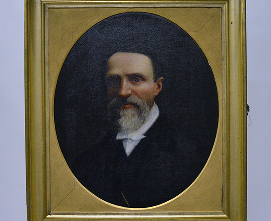 Lot 399: 19th cent Oil on canvas of gentlemen's portrait in a gilt frame. H78 x W68cm.
