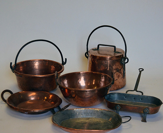 Lot 454: Six various 19th cent copper pots including two jam pots anda lidded pot.
