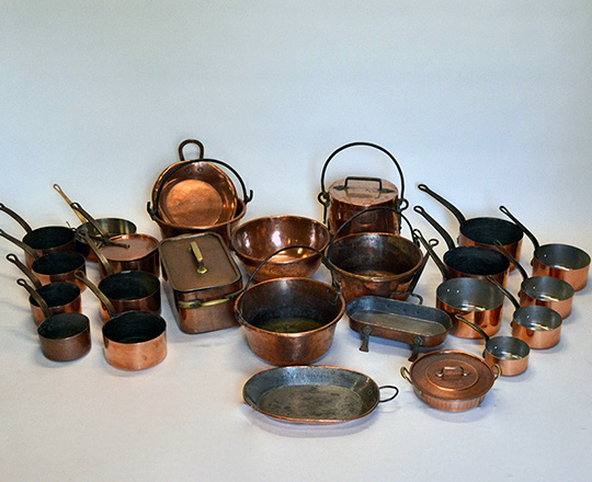 Lot 454_1: Six various 19th cent copper pots including two jam pots anda lidded pot.