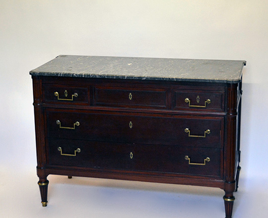 Lot 590: Louis XVI style three drawer, marble top mahogany commode. H83xW119xD53.5cm.