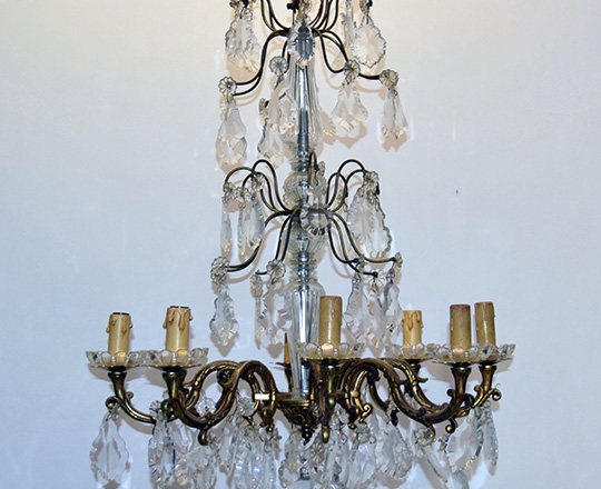 Lot 72: Fairly large turn cent gilt bronze three stage, eight light crystal chandelier. H75cm.